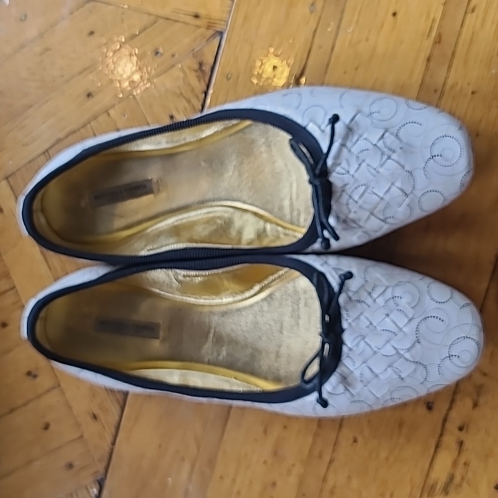 Bottega Veneta Ivory Ballet Flat * Excellent* New